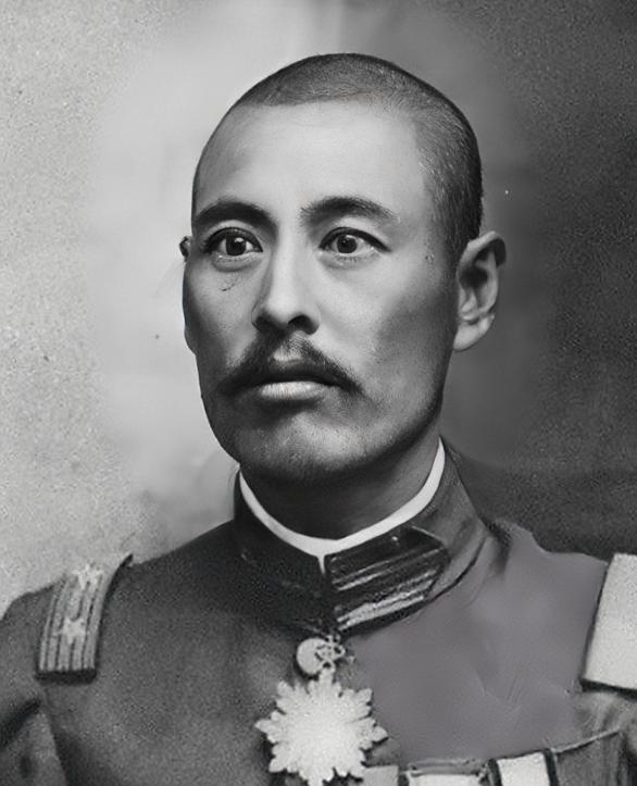 1927年6月2日，吴佩孚在逃往四川途中，遭遇土匪袭击，秘书长张其锽被打死，吴佩