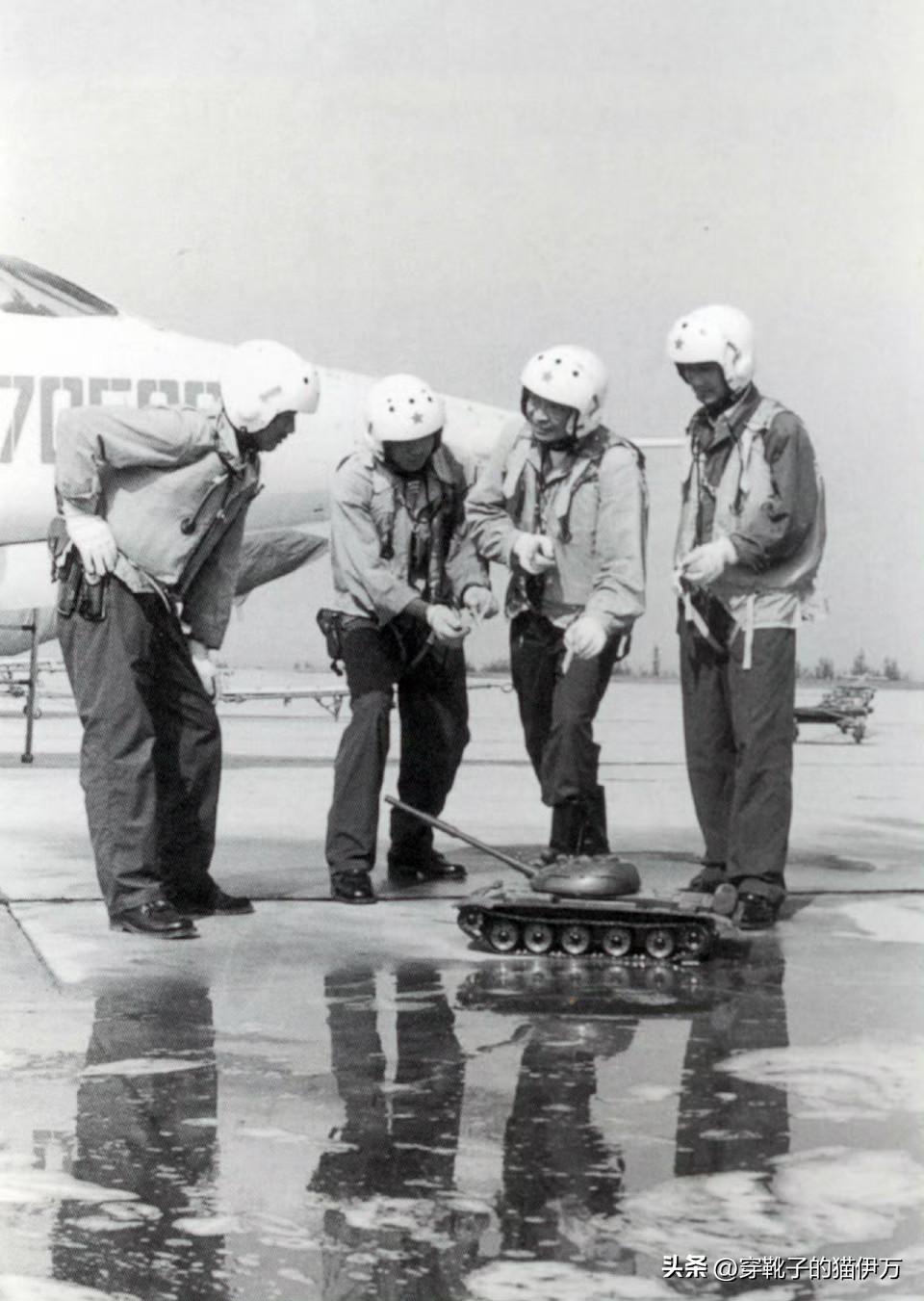 [呲牙] “把打坦克之风吹遍全军”——强五是一种不错的前线攻击机，机动灵活，结实