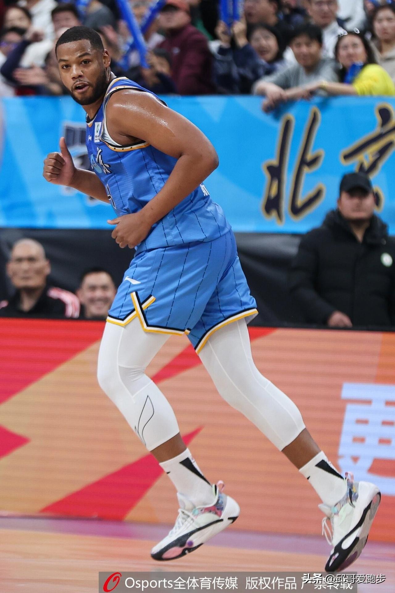 看来许指导找到赢球的方法了！末节20-7击退浙江！
斯佩尔曼带领着打出了一波15