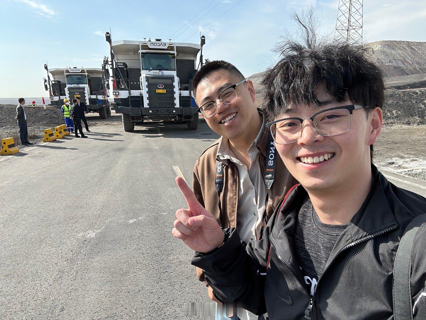 哟 这不巧了么 ​​​