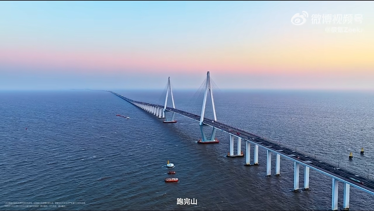 极氪8X的底盘是豪华SUV中最好的！这是专业人士参与路试给出的评价！但Sean 