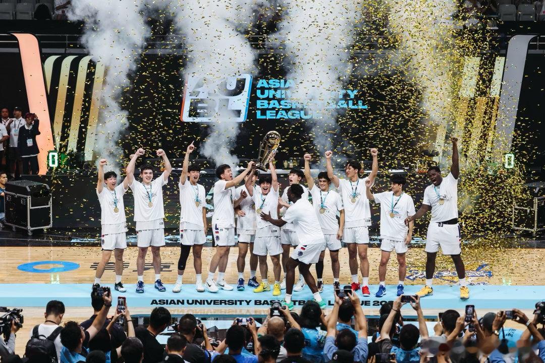 AUBL今年8月还在杭州打，去年没看过瘾，希望今年杭州不那么热了...姚明蔡崇信