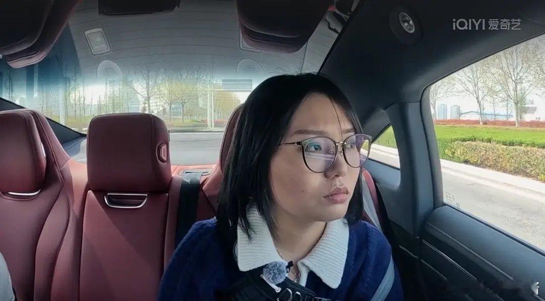李雪琴为什么棕色在节目里苦大仇深的样子[裂开] ​​​