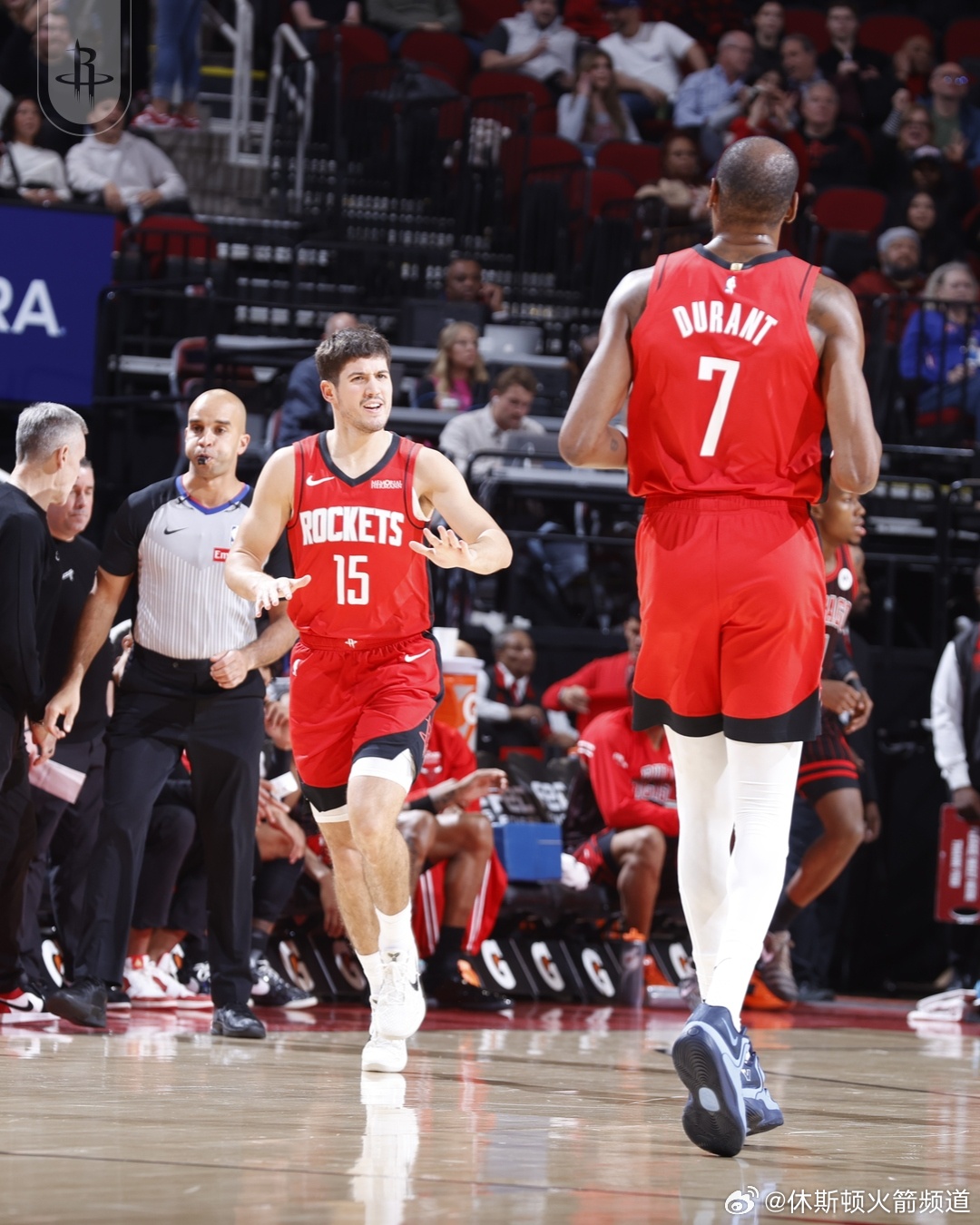 半场落后三分，全队不会打球了。公牛vs火箭