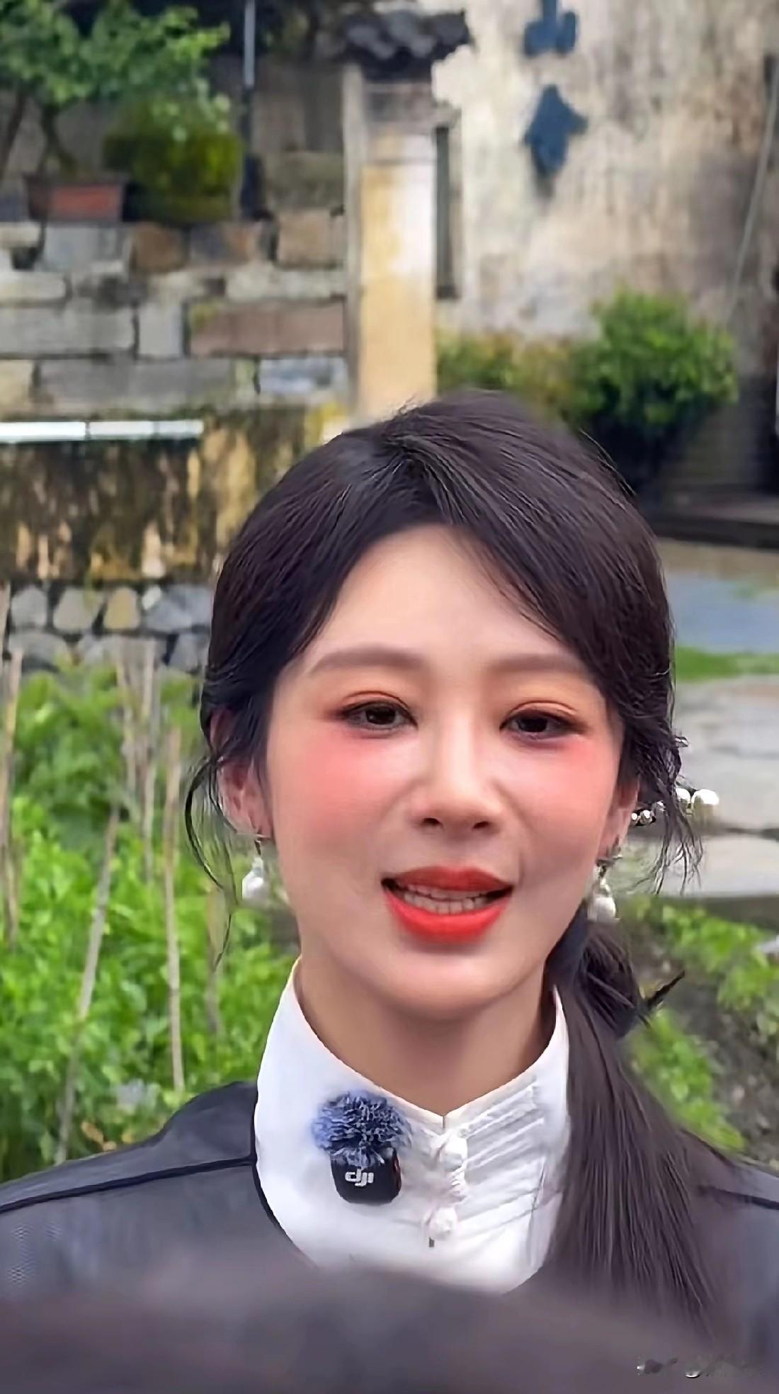 杨紫为了《家业》都有白头发了
《家业》的热播直接把徽墨带火了，热度收视也是直接登