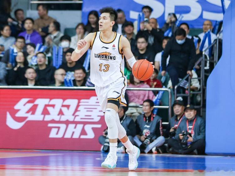 #郭艾伦将加盟龙狮男篮# 祝福郭艾伦！这意味着辽宁的全新开始！ ​​​