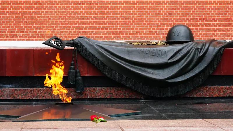 俄乌交换遗体数量为何如此悬殊：澳邦迪海滩救人英雄艾哈迈德获250万澳元众筹；特朗