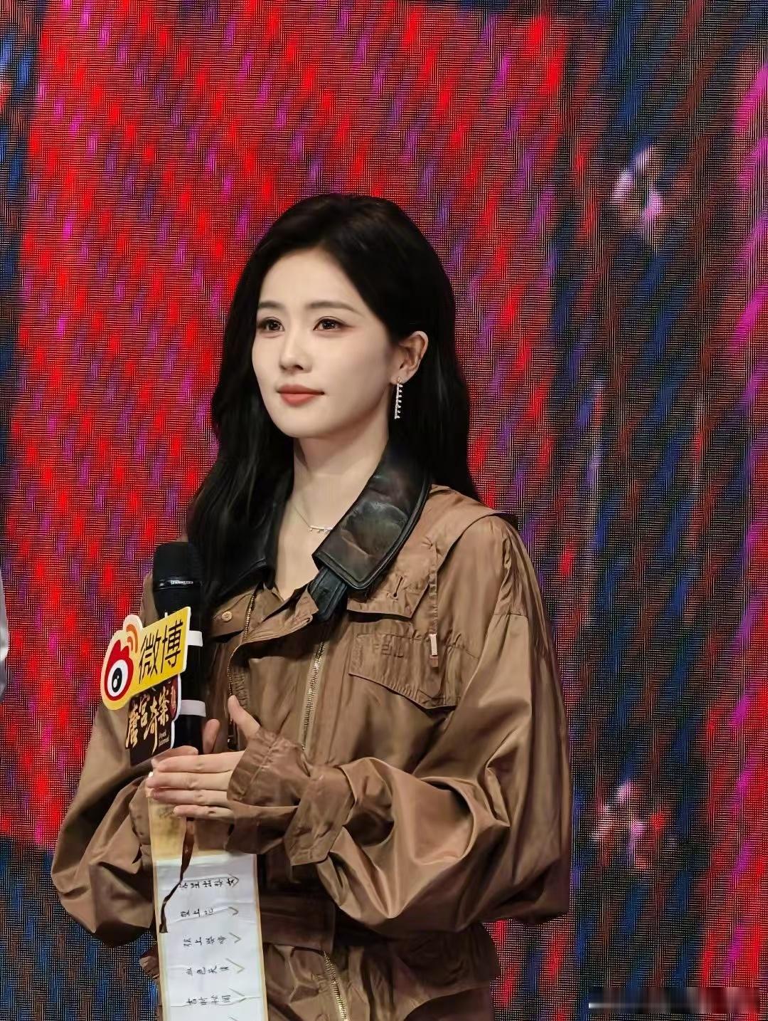 王星越追白鹿还要追她的key笑不活了！王星越直言追李佩仪的key比追人还难，白鹿