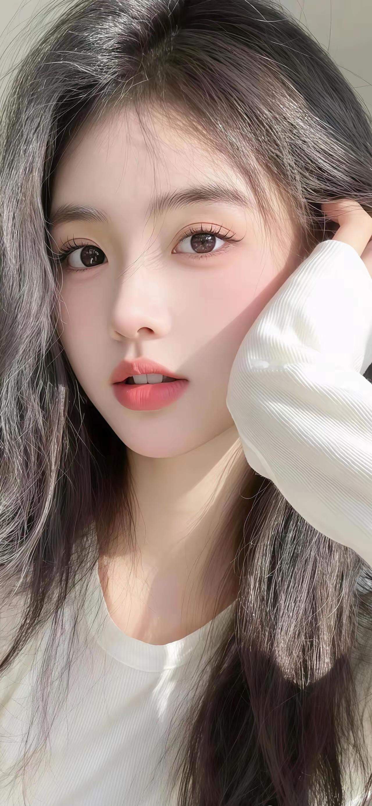 面色红润，漂亮