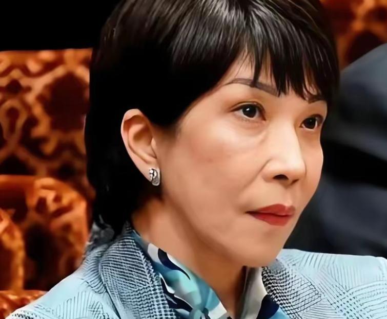 大家发现没有，自演习开始之后，有两个人闭麦了。他们分别是叫嚣小岛有事就是日本有事