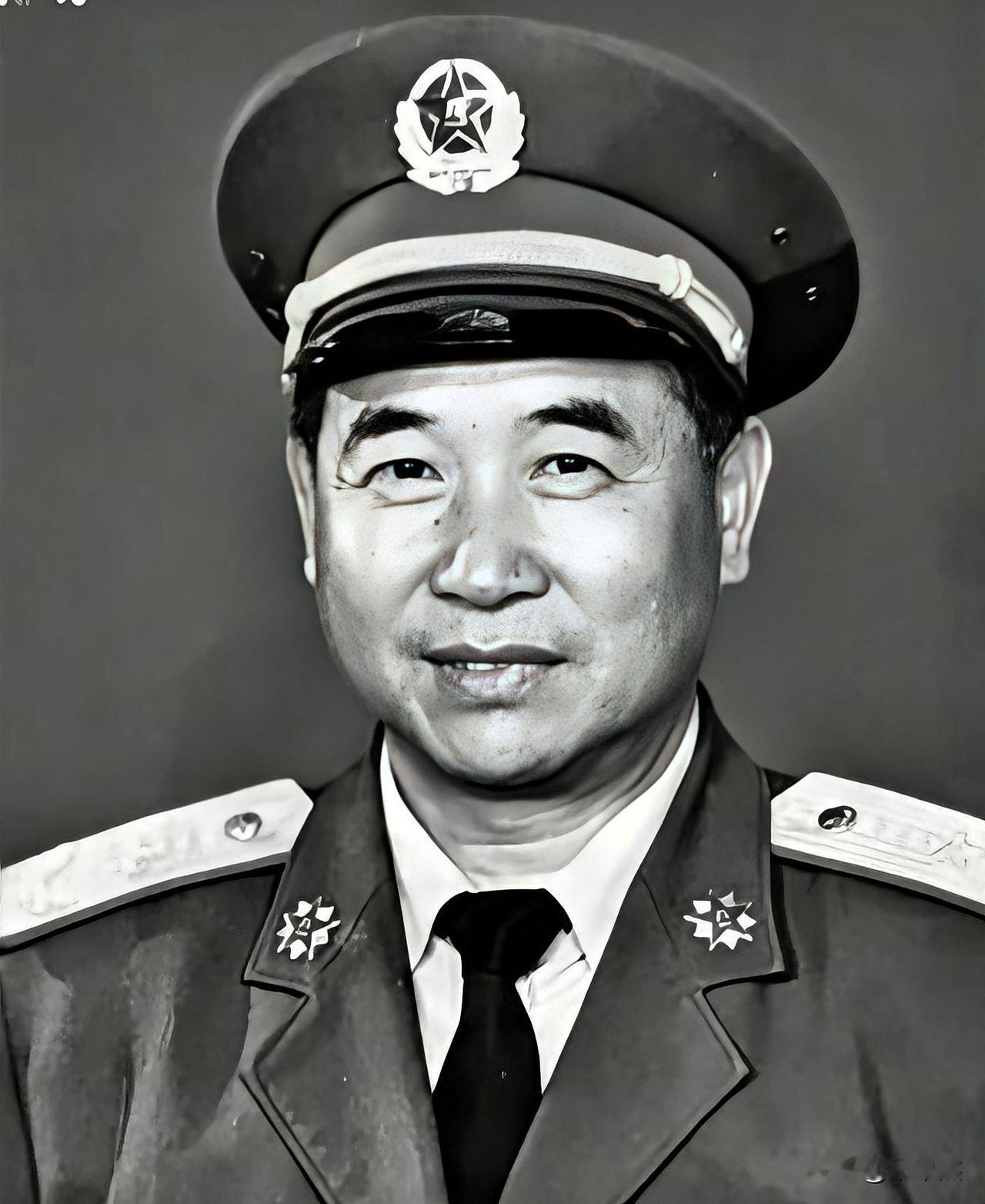 刷到新华社的消息，
突然泪目了
1月5号发的通报，96岁的贾启玉老将军在北京走了