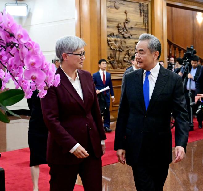 中澳外长正式谈妥，澳方当场给出关键表态

4 月 29 日，中澳两国外长举行第八