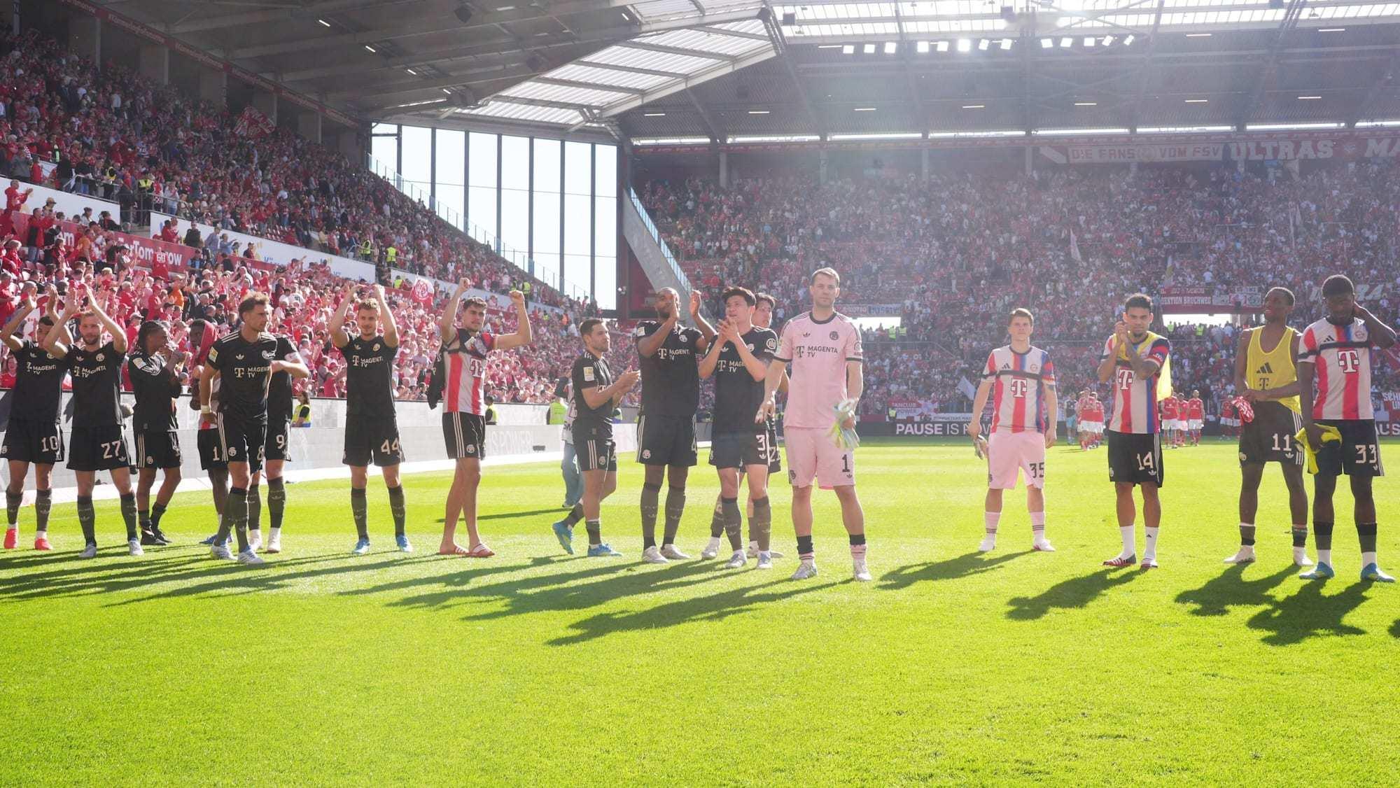 【德甲花絮】拜仁赛后，迪亚斯强扭着欢笑…为什么0-3的时候让迪亚斯在场，但待拜仁