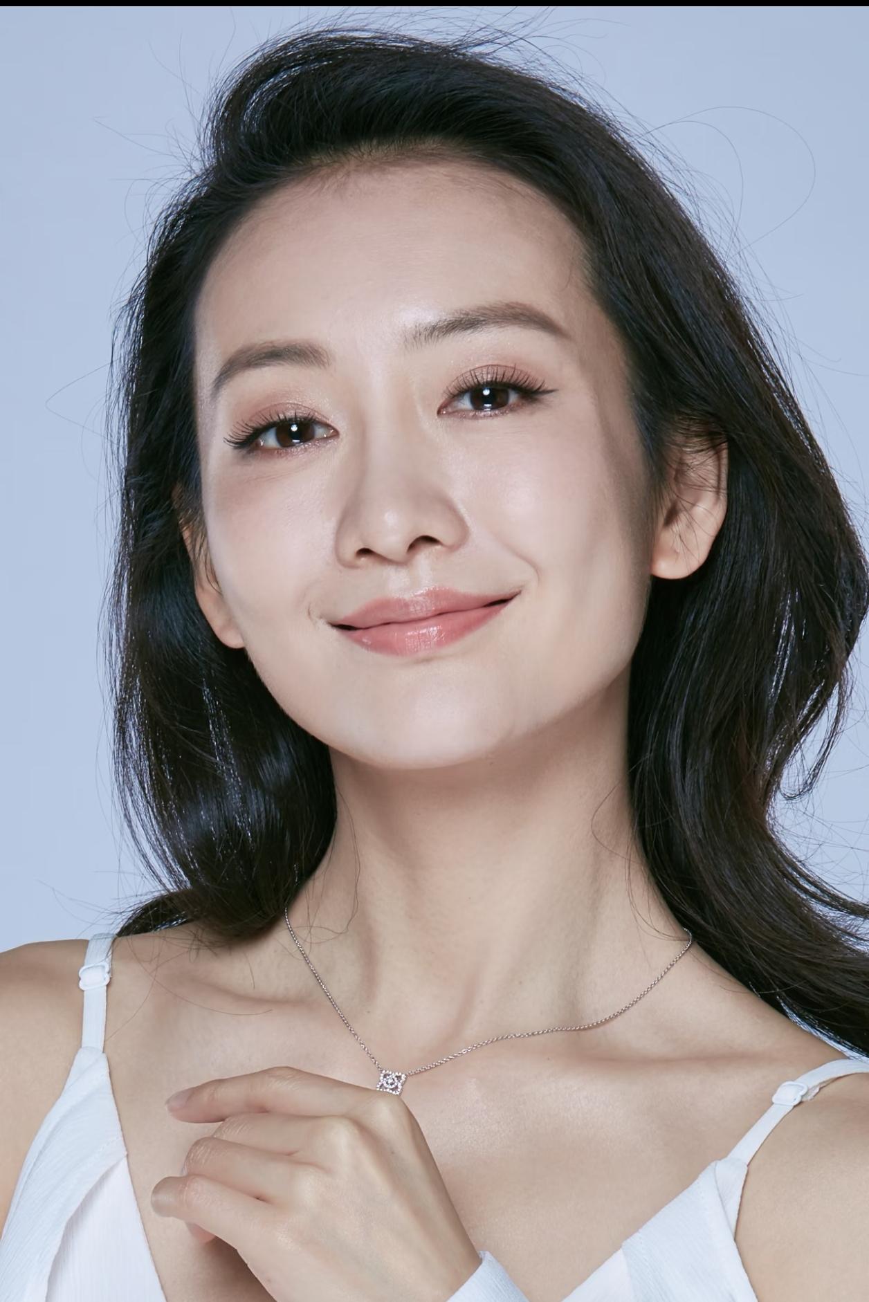 王鸥悄悄生孩子我不奇怪，
王鸥现在单身我也不奇怪，
我比较奇怪的一点，是她是怎么