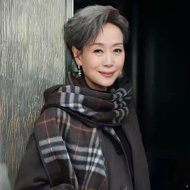 一夜之间，喜欢叶童的，和不喜欢的都沉默了，《一路繁花2》，庆奶问叶童为啥不再接着