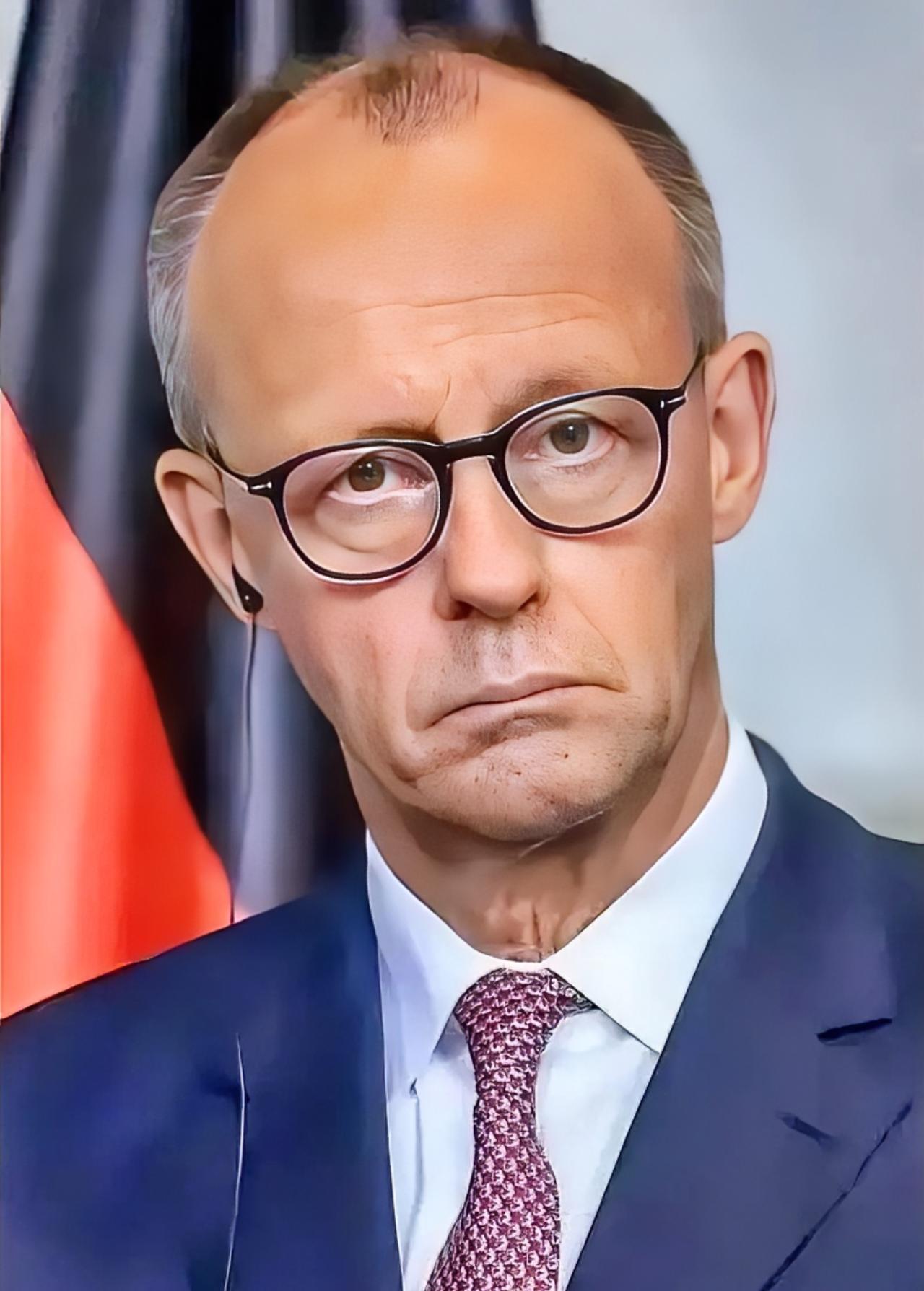 没人想到，这步棋走得这么狠、这么快。昨天还在北京谈笑风生，今天一早直接到杭州。德