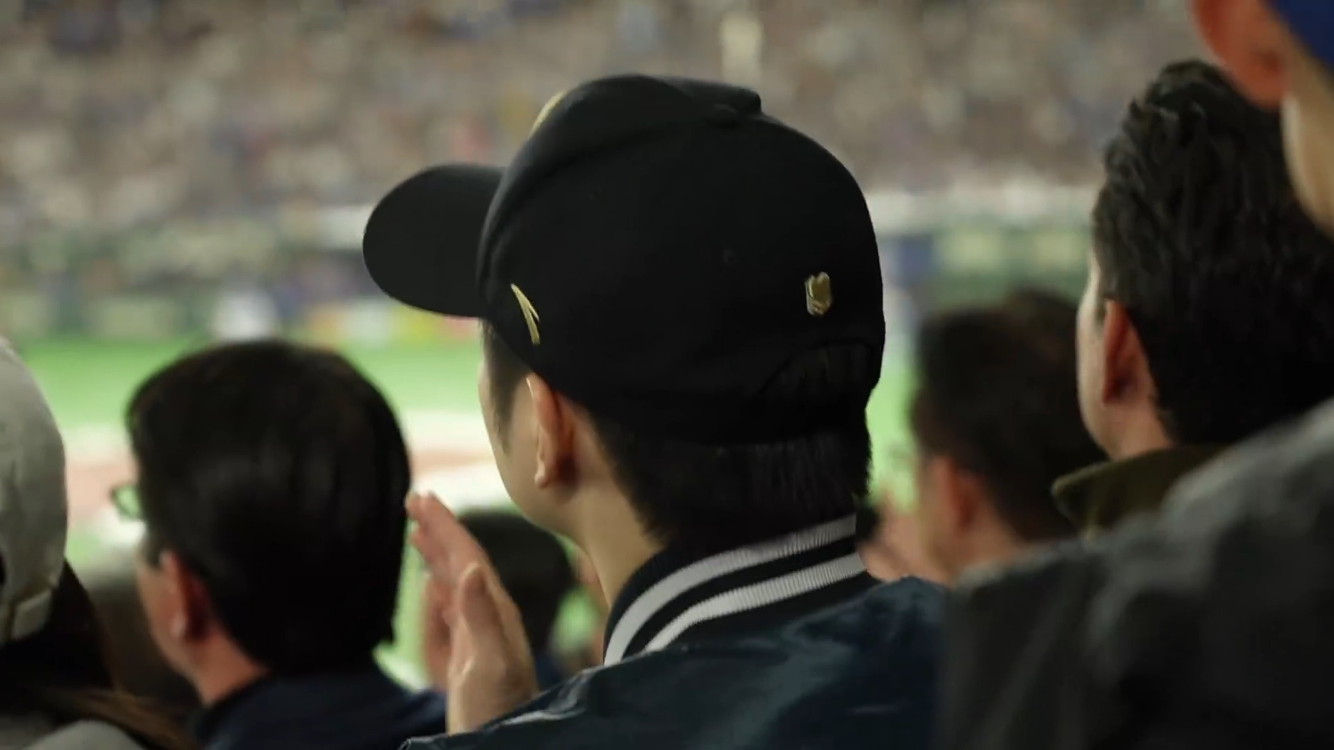 樊振东东京赛观赛vlog帽子后面是啥，是💛吗 ​​​