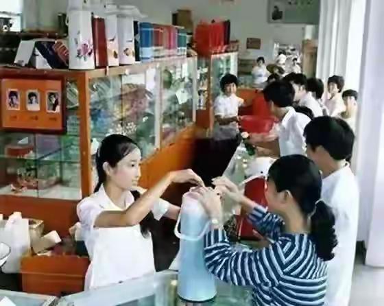 你刮过蟾酥吗？

天不亮，我们小孩子就结伴去果园里捉癞蛤蟆，用铁刮子刮取蟾酥卖给