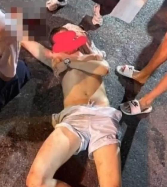 一个前途无量的 22 岁英国拳手，十战全胜，职业生涯一片光明，结果在泰国普吉岛因