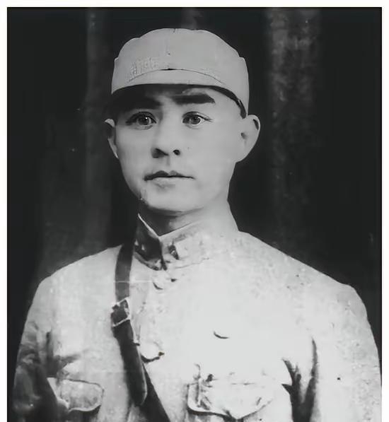 张自忠1891年出生于山东临清县唐家园，当过20年的清朝人，在他人生最美好的童年