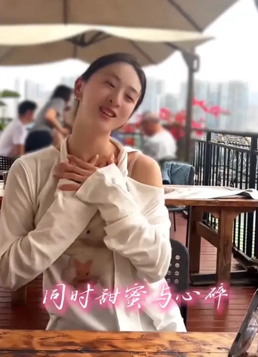 叶一茜的基因终于开始发力了！森碟模仿妈妈唱歌，嗓音清甜、音准在线，完全摆脱了小时