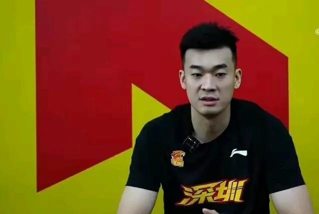 扎心！2米18高塔上赛季惨遭北京退货后 新赛季回归老东家沦为混子。深圳队最大碌番