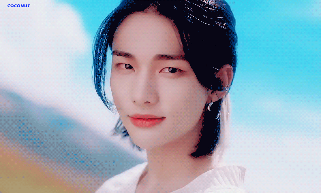 黄铉辰五男一 ☀️黄铉辰迷奢一 🍀“风里永远有少年不朽的梦。” 𝒯𝒽𝑒?