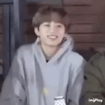 当年还不知道什么是帅哥的金善旴遇到金泳勋就这样情窦初开 