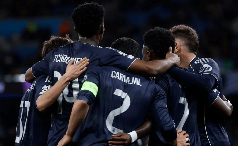 欧冠1/8决赛次回合，皇家马德里做客2-1战胜曼城，总比分5-1进入八强。根据S