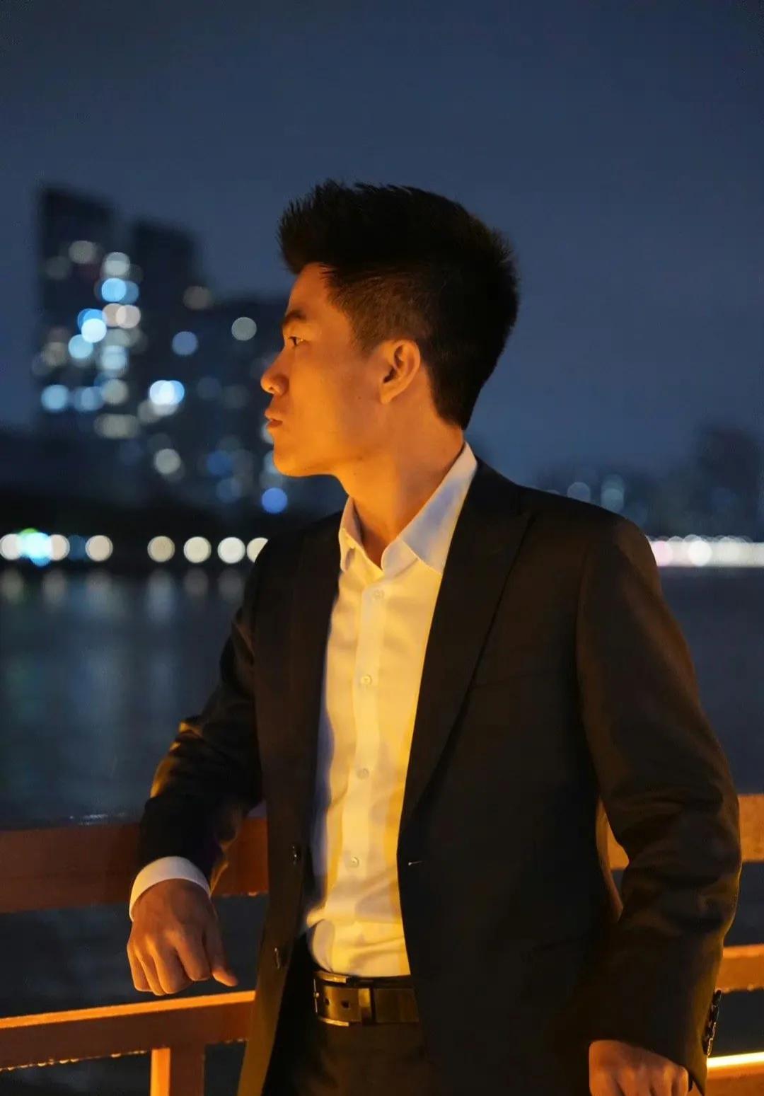 #你认为董宇辉是一个聪明的人吗?#我认为他是一个有大智慧的人

董宇辉其实说过自