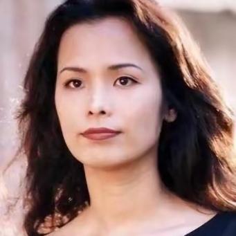 19岁的付笛生
爱上大三岁的韦唯。
人生最唏嘘的对比，莫过于付笛生和韦唯的半生浮