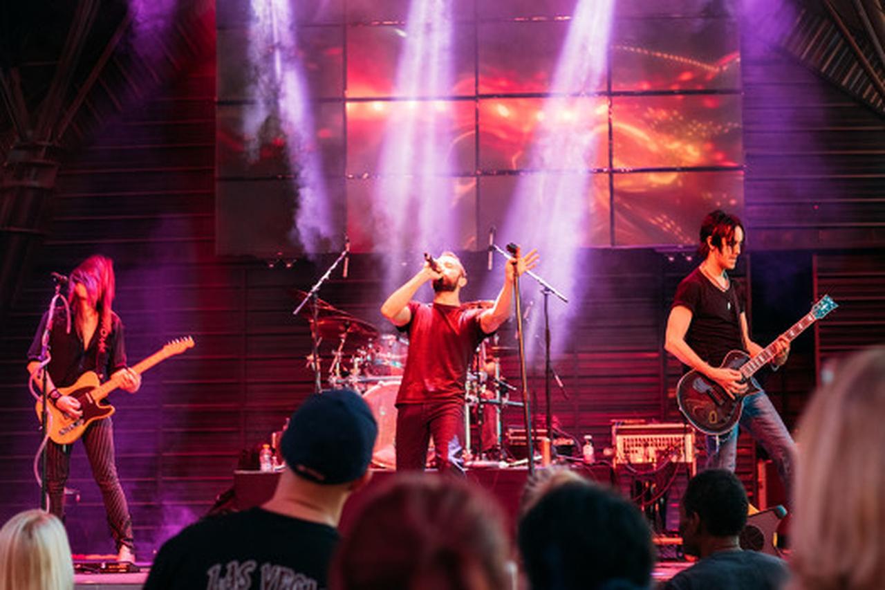 历史上的今天——2月19日：那些改变世界的瞬间

首先，值得一提的是，1977年