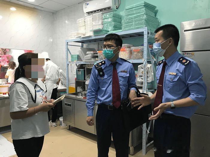 为市监总局点赞，对很多上市公司电商平台大罚款，清理其旗下的蛋糕房无实体店经营，线