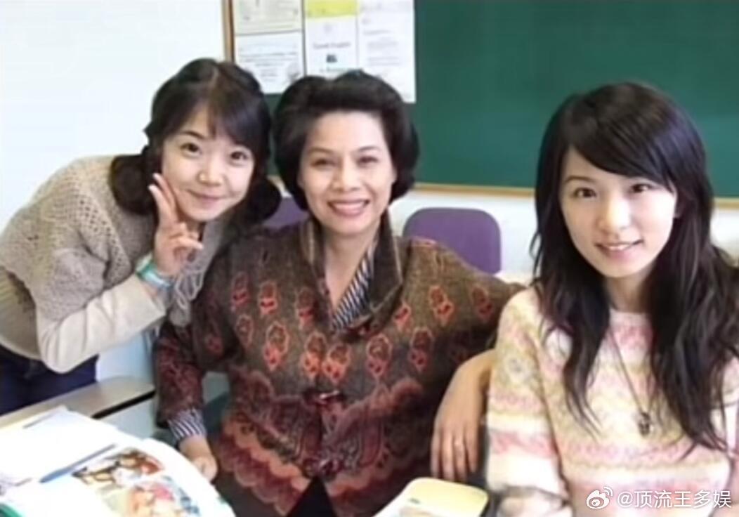田馥甄英国游学时期是出国学习架子鼓的小hebe呀～ 