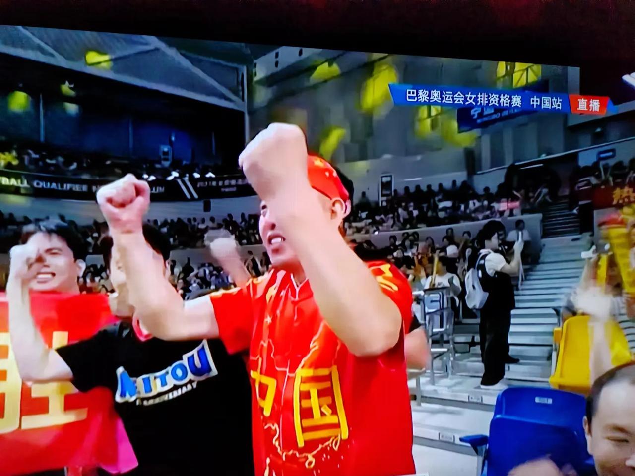 巴黎奥运会女排资格赛开打
      中国女排连续两个3：0获胜
      近