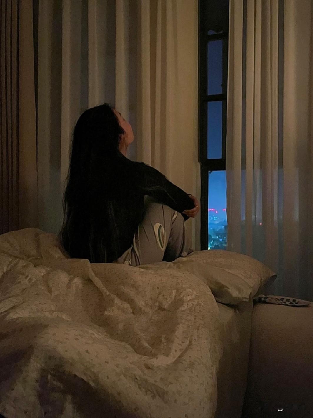 我今年46岁，结婚整整22年，如今不光没沟通没感情，还已经分居两年了。

年轻时