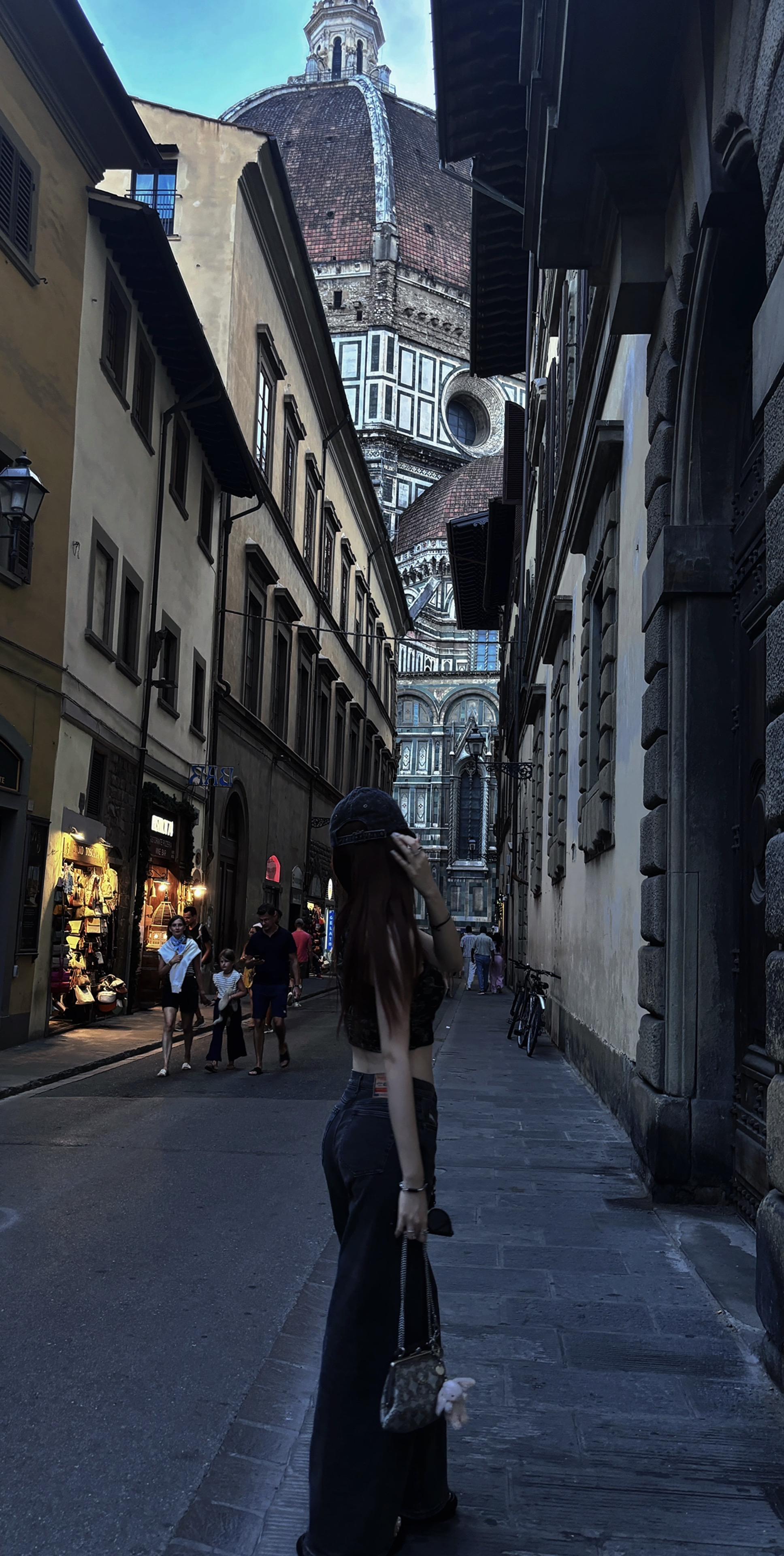 你还是不愿走出来