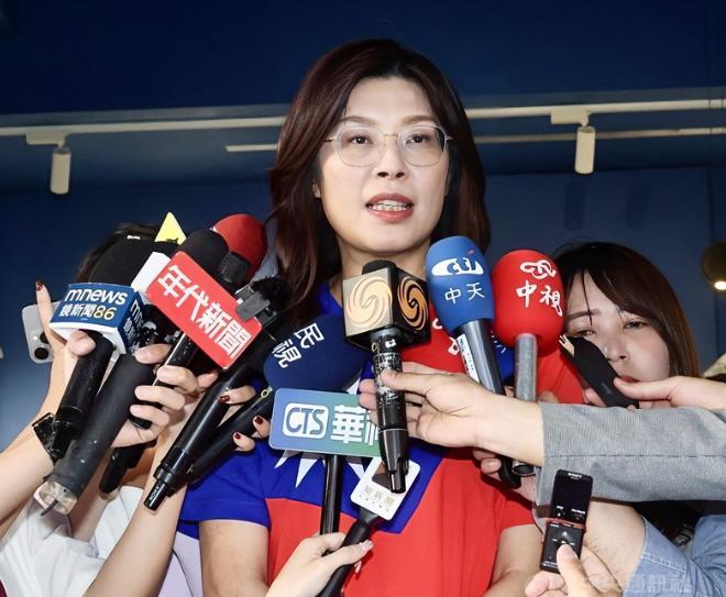 台湾郑丽文公开喊话大陆
3月30日，中国台湾省国民党主席郑丽文公开承认：将前往大