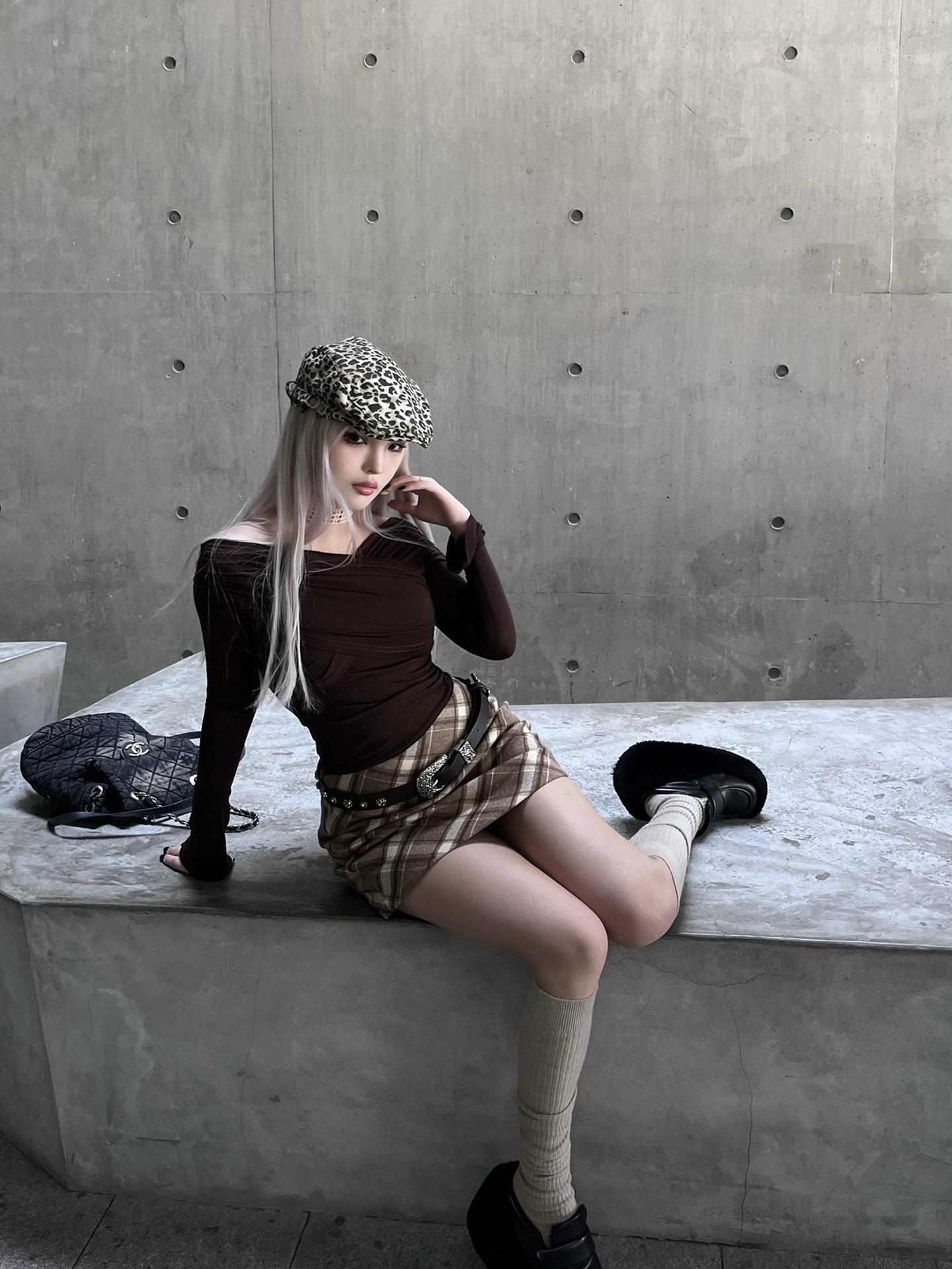 人总要和握不住的东西说再见”
我知道没有什么是我能留住的 
所以凡是留下的我都好好珍惜