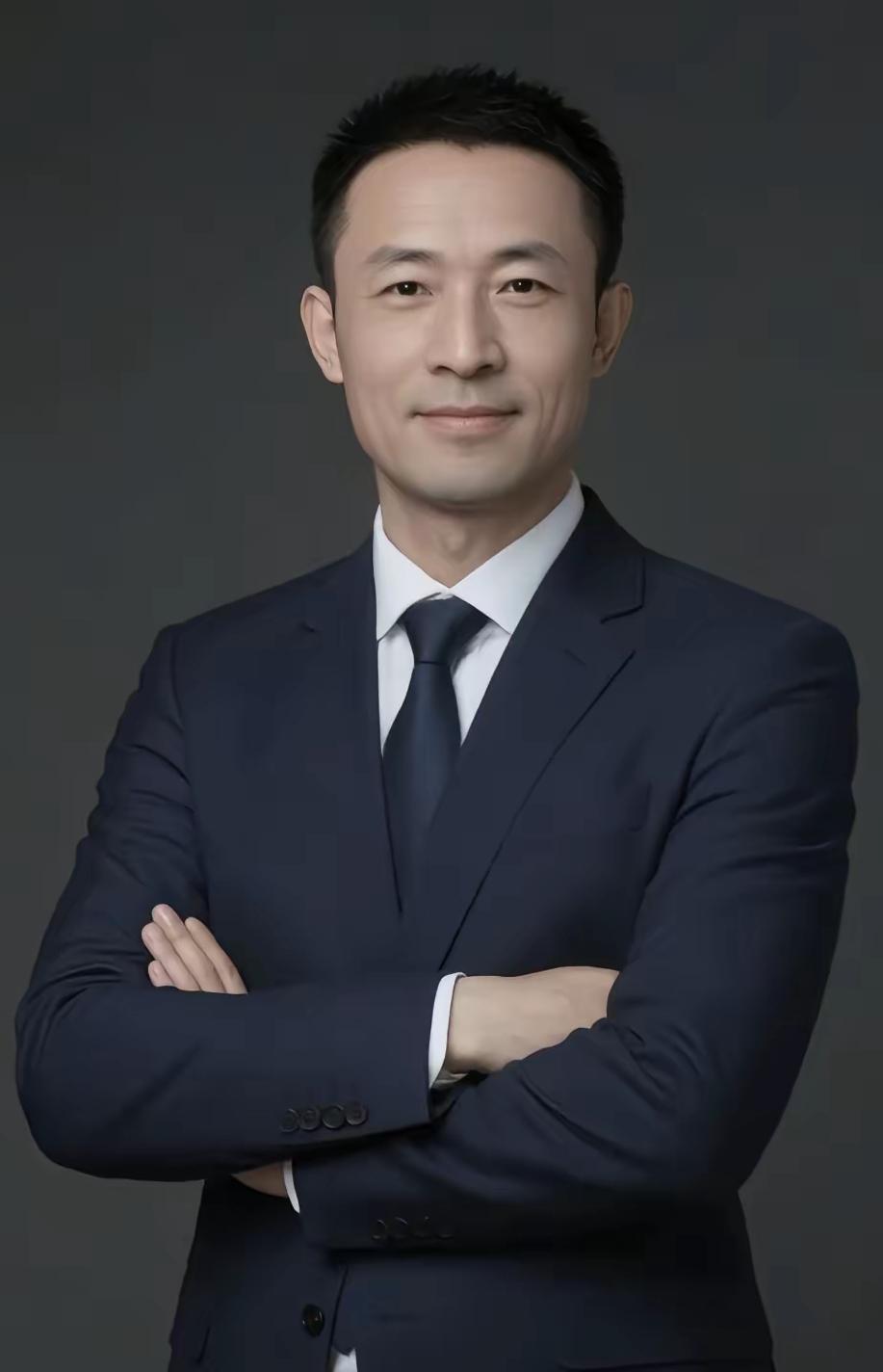 大家发现没有70后的一代人中大部分都是把年龄报小了的，最少的会有一两岁，最大的会