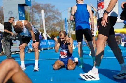 摩洛哥61岁的 Mohammed El Yamani 在2026塞维利亚马拉松中