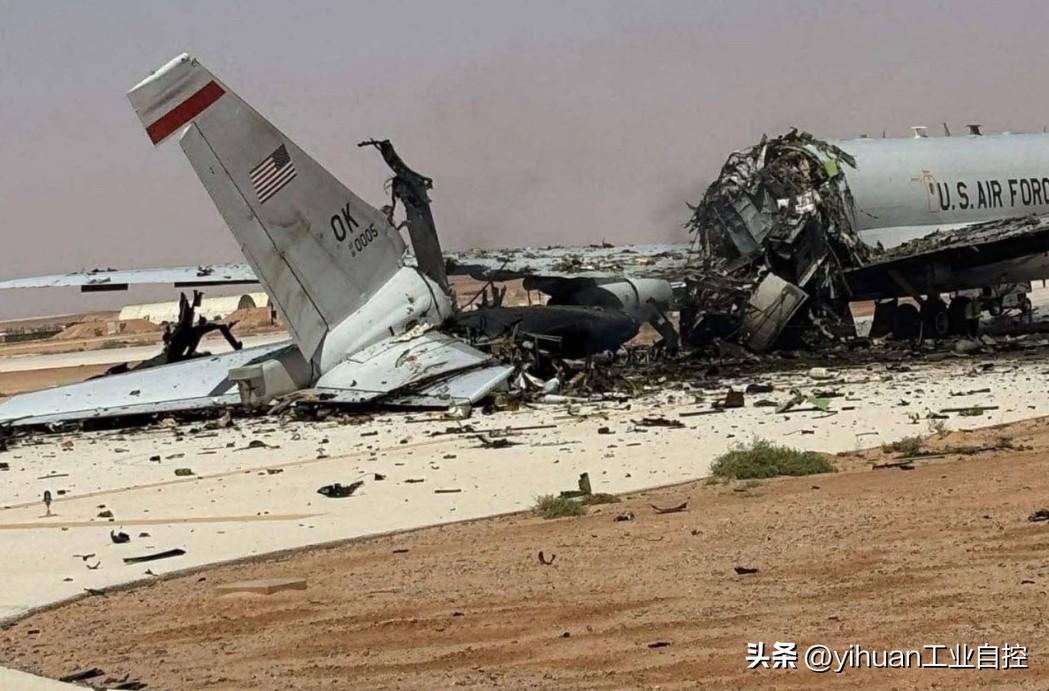 大家看看，部署于沙特苏尔坦亲王空军基地的这架E-3G预警机被拦腰斩断，断裂部位正