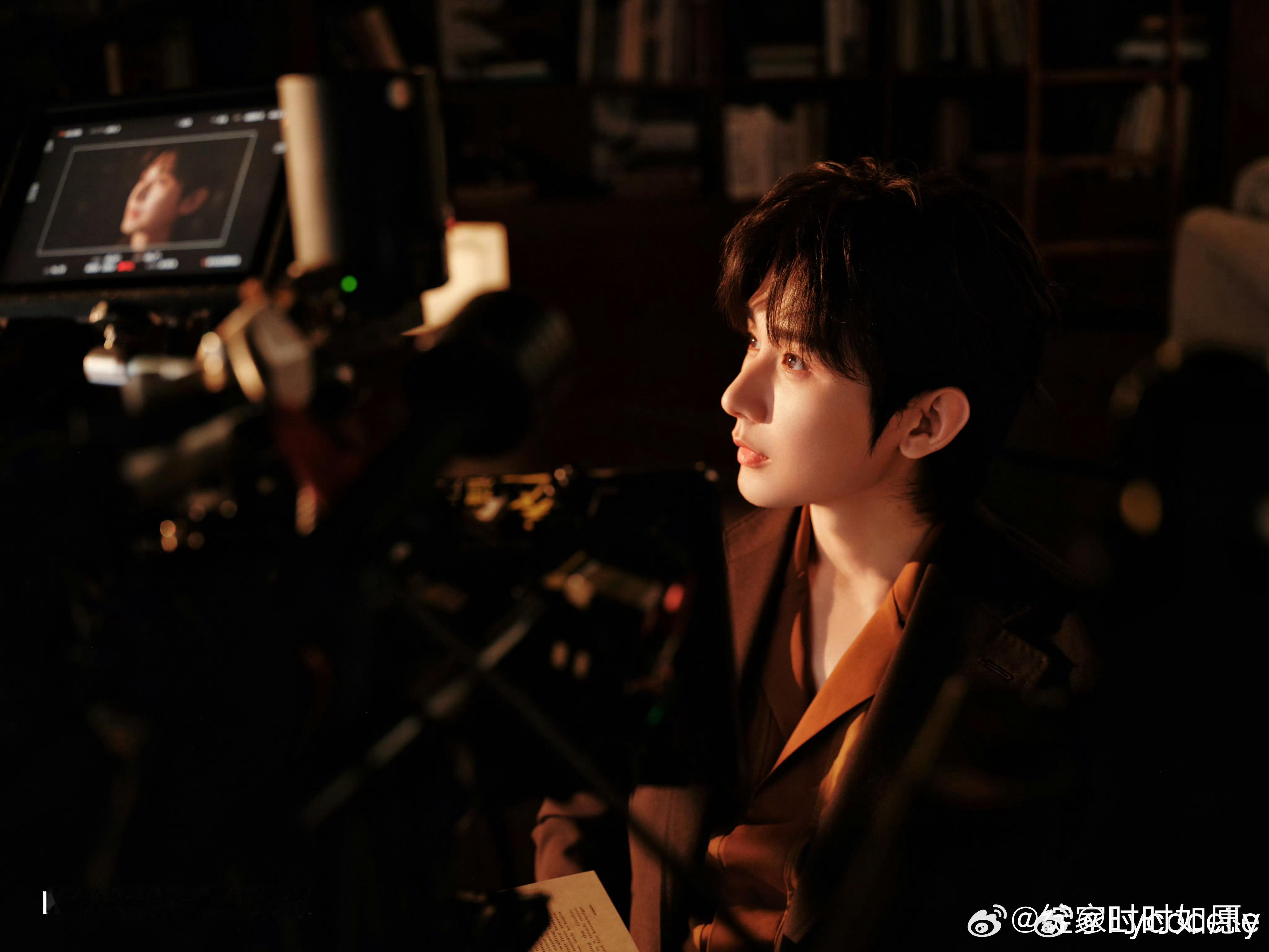 成毅绽家首位品牌全球代言人cy为成毅守护星愿原来怀抱着爱人之心的礼物，就算是观看