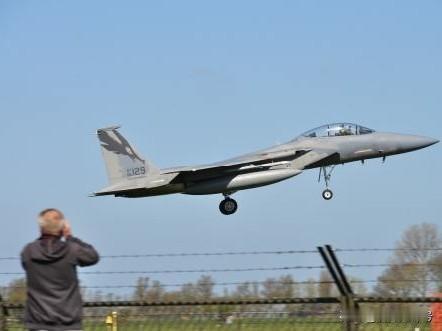 🔥美砸2704亿给以色列造战机，彻底惹众怒！
五角大楼官宣：给波音86亿美元（