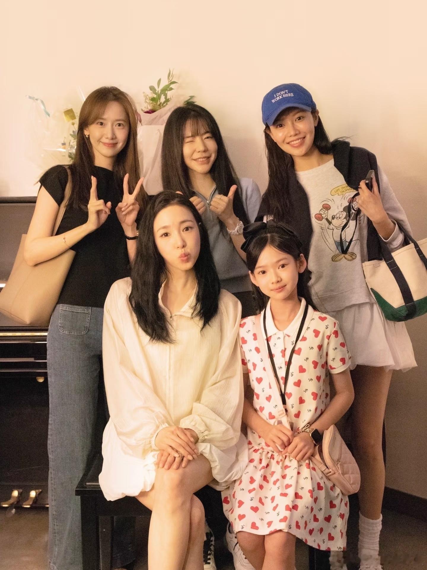 少女时代成员新合照状态都太好了吧，社长好久不见！ 
