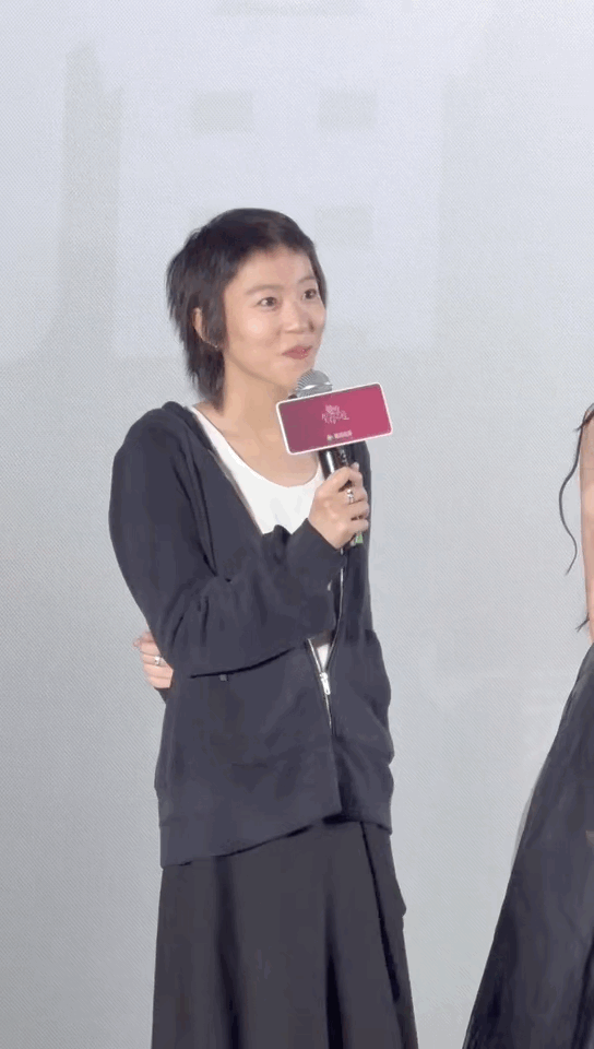 窦靖童粉丝吃这么好窦靖童内娱把粉王 谁来懂一下这个窦靖童的粉丝吃的多好啊，这在《