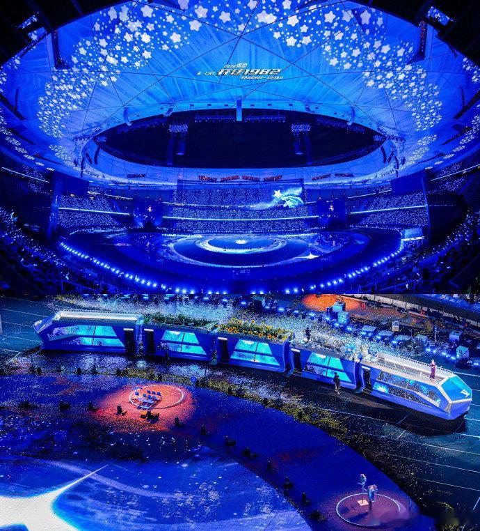 张杰晒粉丝对于演唱会的评论张杰晒出的演唱会评论，满是真实又动人的体验。高强度唱跳