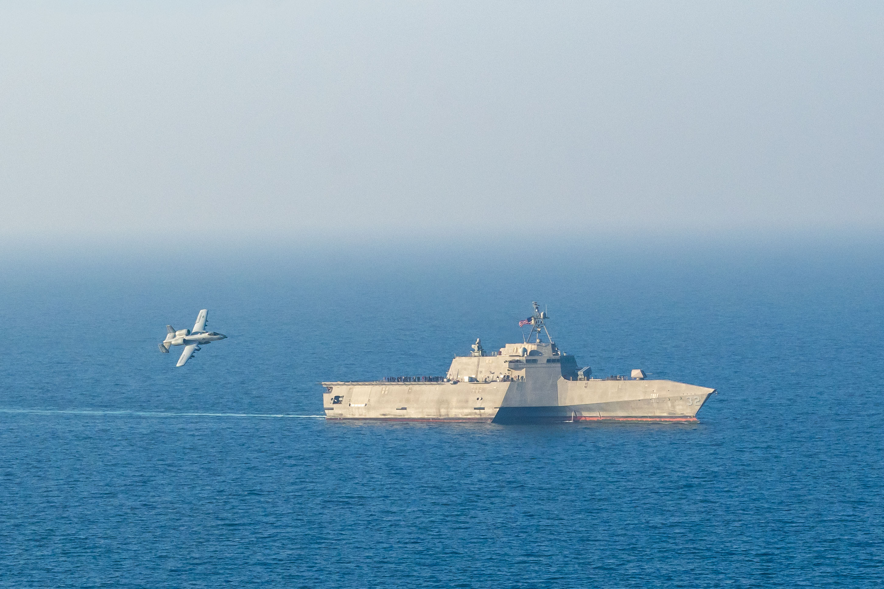 上周，美国海军"圣巴巴拉"号濒海战斗舰（USS Santa Barbara，LC