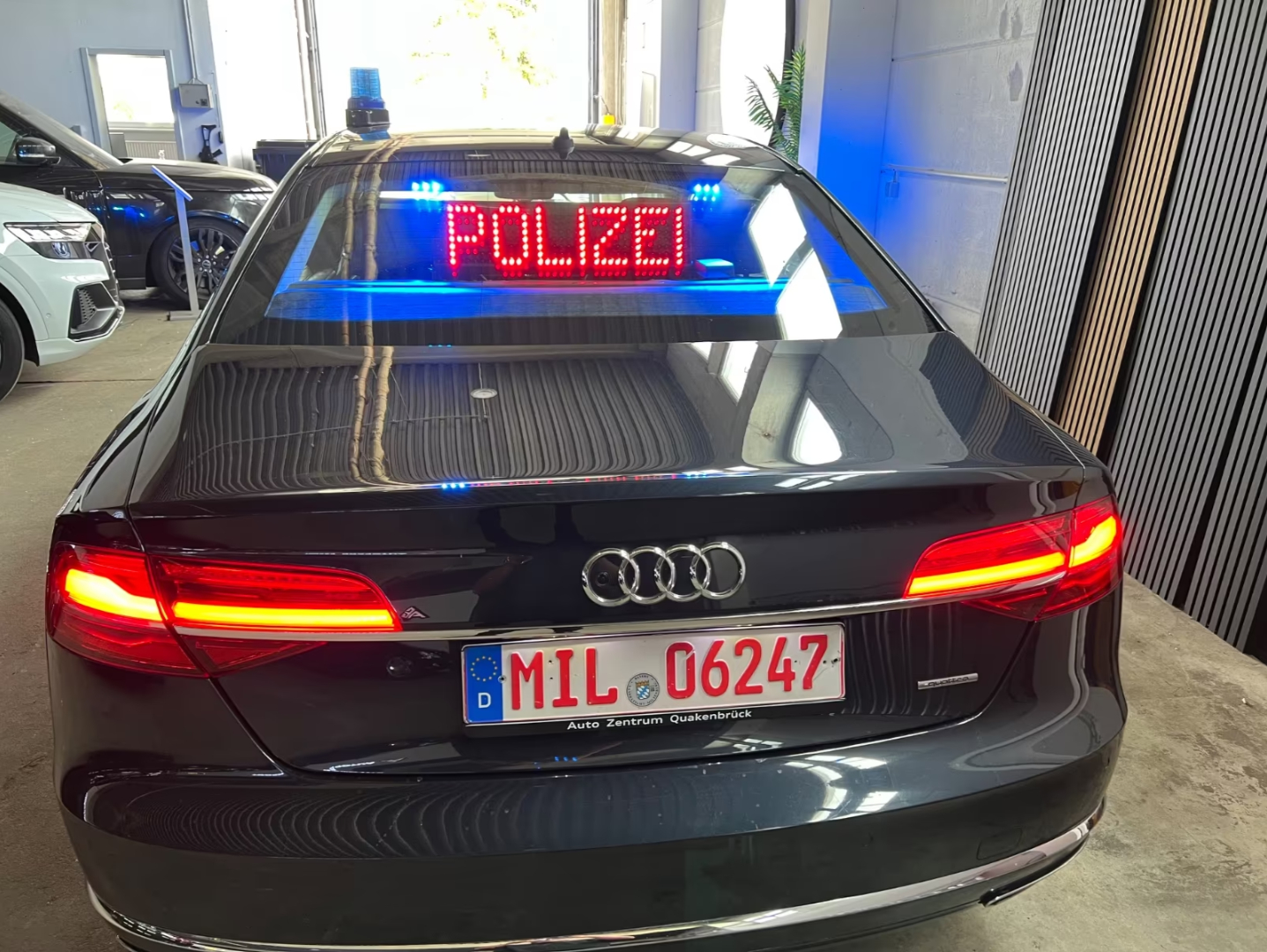 防弹车 Audi A8 6.3 W12 HIGH SECURITY，奥迪A8原厂