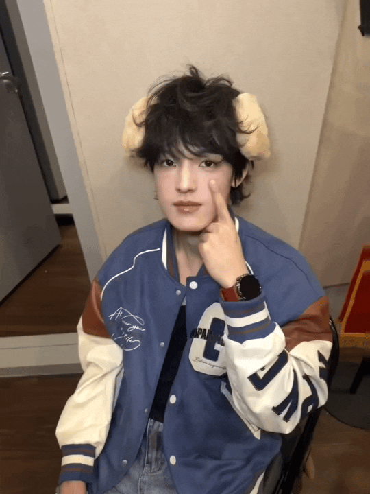 当年五番走他的路，现在他又走五番的路，好兄弟就应该这样，相互扶持，自嬷这条赛道从